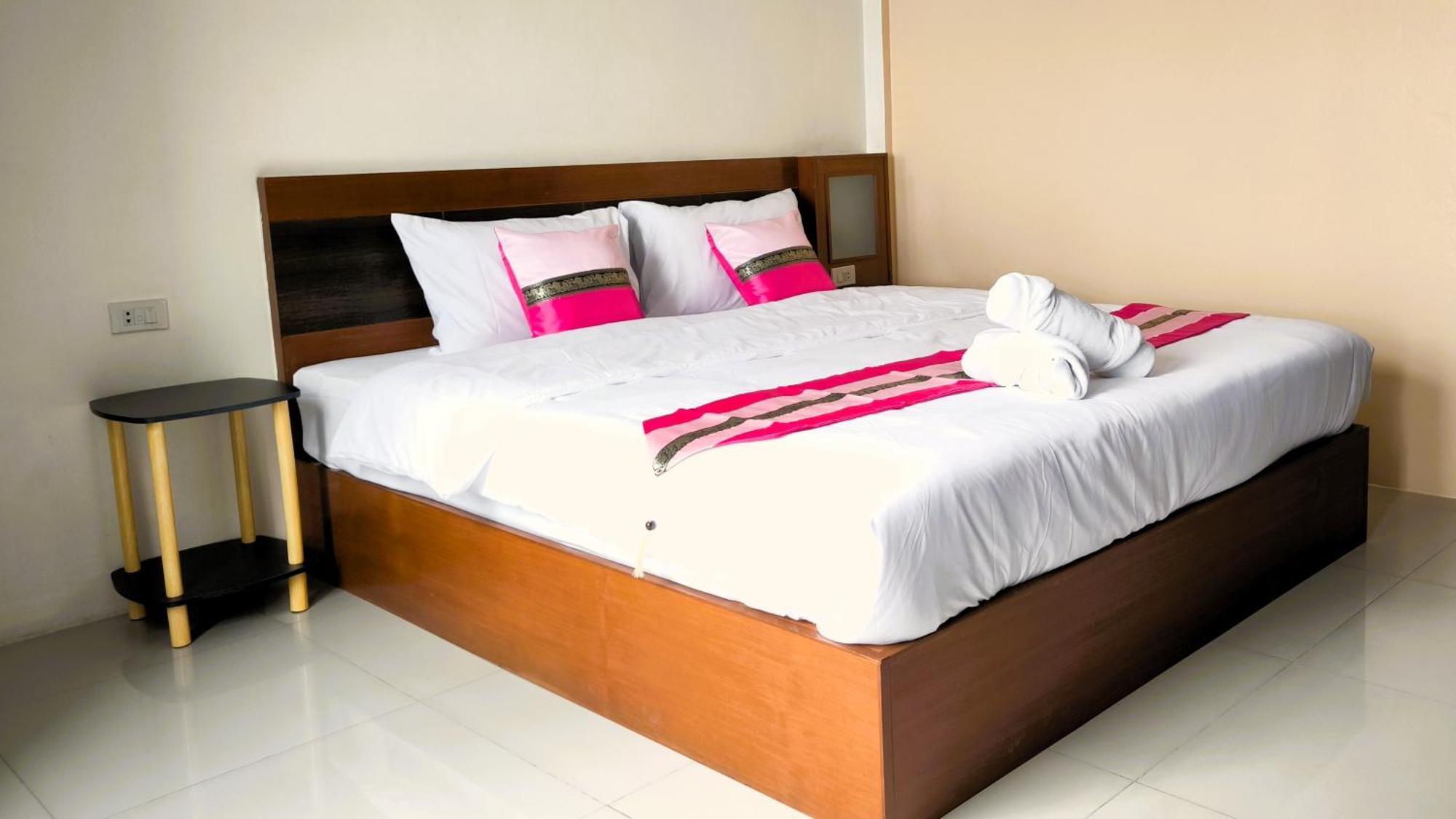 Lucky Buako Hotel Patong Extérieur photo